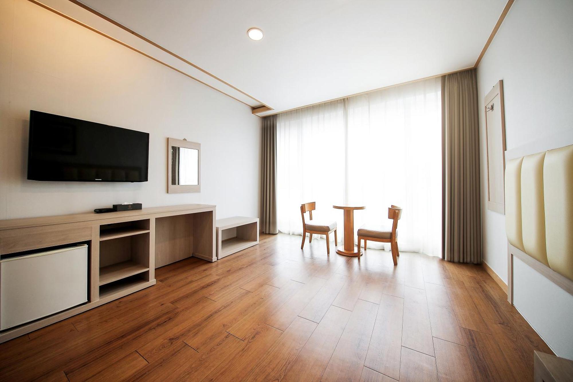 Shin Shin Hotel Jeju City Экстерьер фото