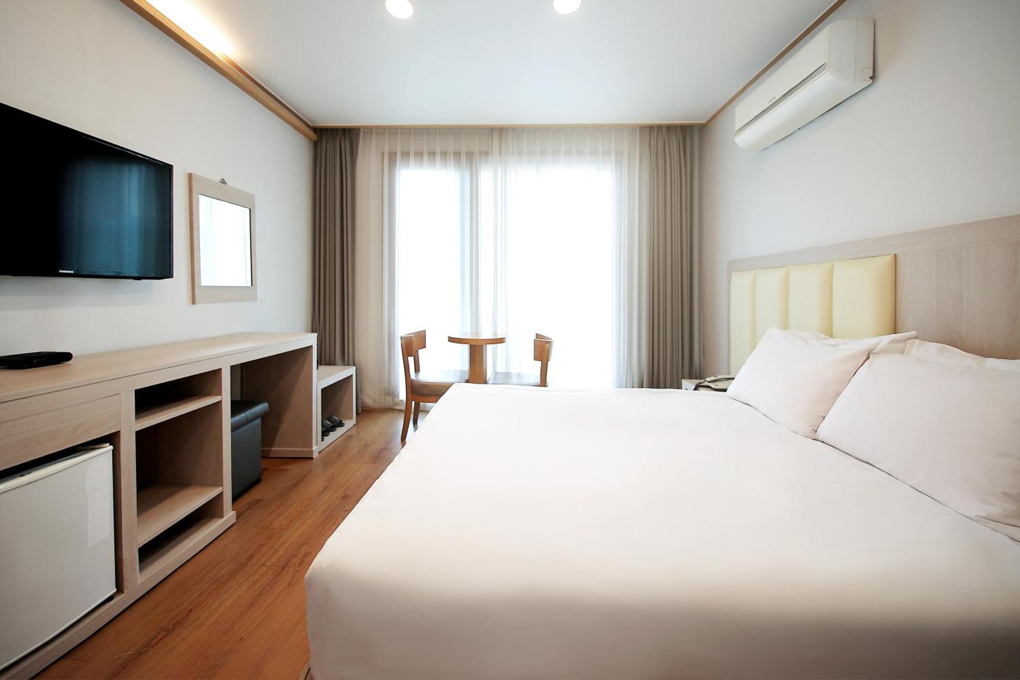 Shin Shin Hotel Jeju City Экстерьер фото